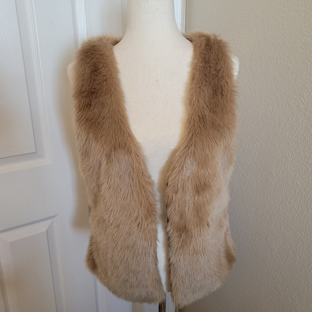 Love Tree Tan Faux Fur Vest Size M